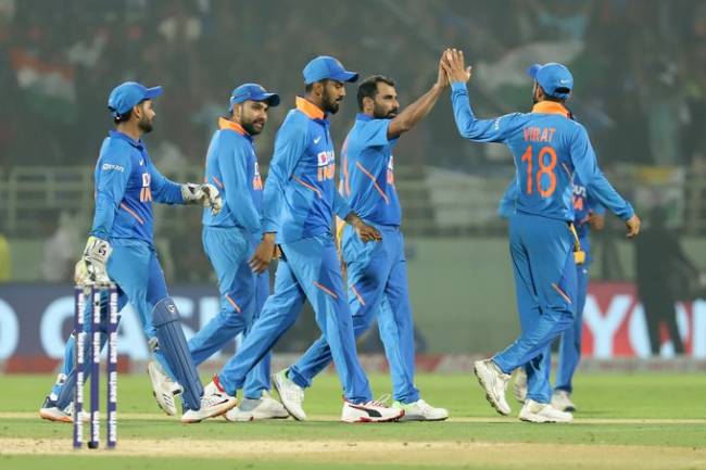 Rohit Sharma, Virat Kohli star as India beat Australia in 3rd ODI to seal seriesRohit Sharma, Virat Kohli star as India beat Australia in 3rd ODI to seal series