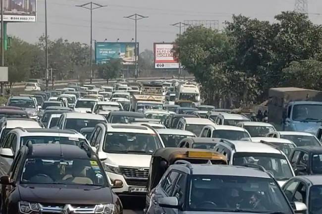 Good news for single car drivers! Now, wearing mask not compulsory in Delhi
