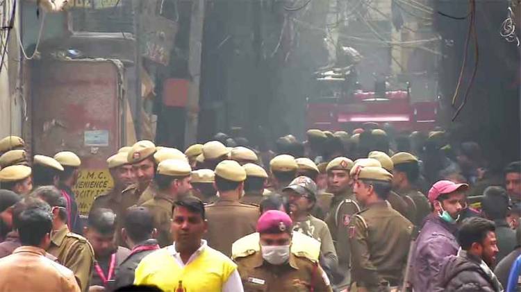 Day after death of 43 people, fire breaks out again in same Filmistan building in Delhi's Anaj Mandi