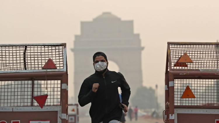 Delhi air quality deteriorates, AQI remains in 'poor' category