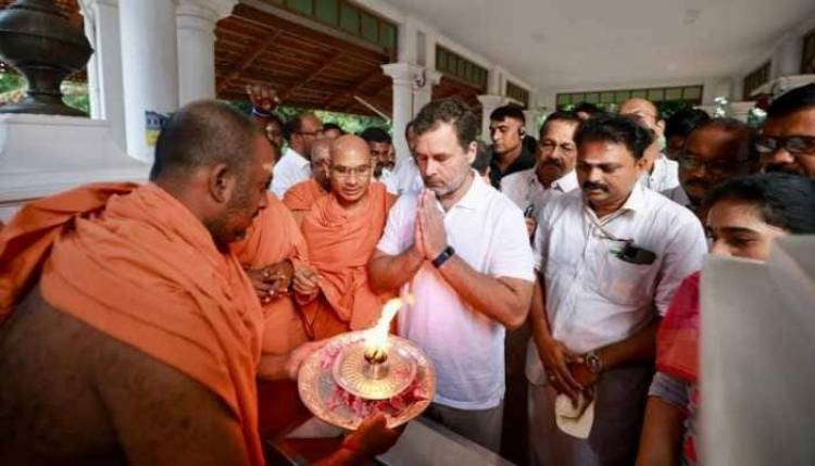 Bharat Jodo Yatra: Rahul Gandhi visits Sivagiri Mutt in Thiruvananthapuram - See pics